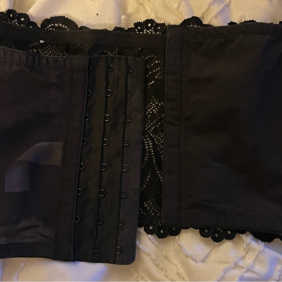 Cacique Black Lace Garter Belt - Picture 4 of 6